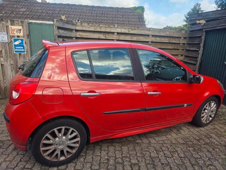 Renault Clio 1.6 16V 82KW 5-DRS 2006 Rood airco, Auto's, Renault, Particulier, Clio, Benzine, C, Hatchback, Handgeschakeld, Origineel Nederlands