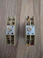 2x Omron H3D tijdrelais, Hobby en Vrije tijd, Ophalen of Verzenden, Gebruikt