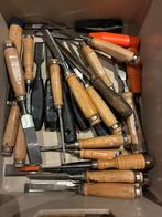 Een bak met 27 stuks steekbeitels sandvik beitel, Ophalen of Verzenden, Zo goed als nieuw