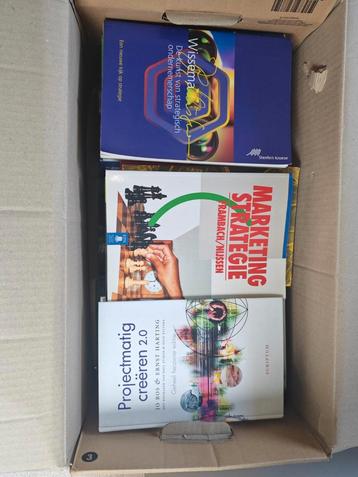 Boekenpakket Management, Marketing, Strategie beschikbaar voor biedingen