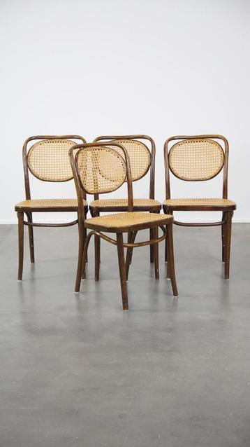 Set van 4 mooie, charmante vintage eetkamer/ bistro stoelen beschikbaar voor biedingen