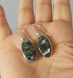 925 Zilveren oorbellen met natuurlijke Serafiniet steen, Sieraden, Tassen en Uiterlijk, O.T., Hangers, Nieuw, Ophalen of Verzenden