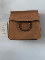Suède leren schoudertas, nieuw, bruin, 20 x 19 cm, Ophalen of Verzenden, Zo goed als nieuw, Bruin, Schoudertasje
