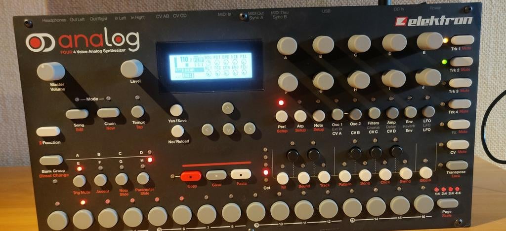 Elektron Analog Four, Muziek en Instrumenten, Drumcomputers, Ophalen, Zo goed als nieuw, Overige merken