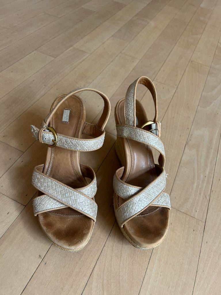 Ugg uggs sandalen 39 als nieuw, Kleding | Dames, Schoenen, UGG, Bruin, Zo goed als nieuw, Sandalen of Muiltjes