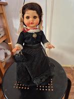 Klederdracht pop, Verzamelen, Poppen, Ophalen of Verzenden, Zo goed als nieuw, Pop