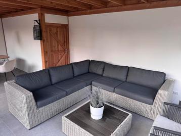 Lounge set beschikbaar voor biedingen