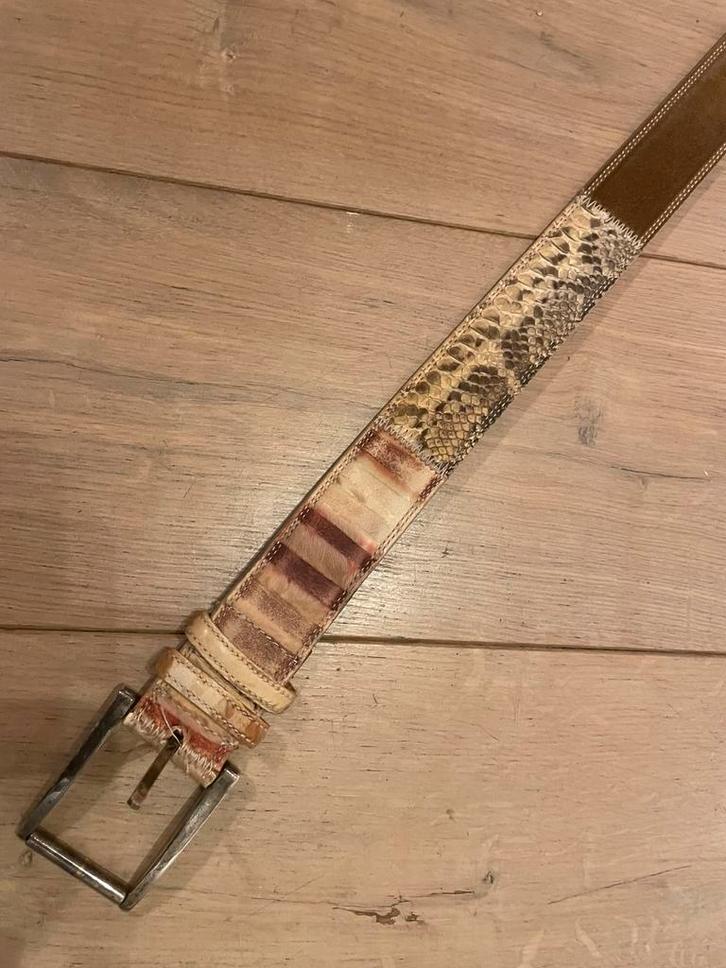 Exclusieve leren riem met een stuk slangen leder, Kleding | Heren, Riemen en Ceinturen, Zo goed als nieuw, Riem of Ceintuur, 105 tot 115 cm