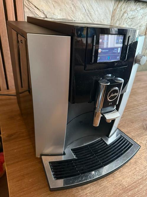Jura E6- net onderhoud gehad- werkt uitstekend, Witgoed en Apparatuur, Koffiezetapparaten, Refurbished, Gemalen koffie, Koffiebonen