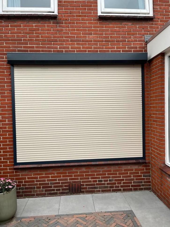 3 Rolluiken te koop, Doe-het-zelf en Verbouw, Rolluiken, Gebruikt, 200 cm of meer, 150 tot 200 cm, Overige kleuren, Elektrische bediening