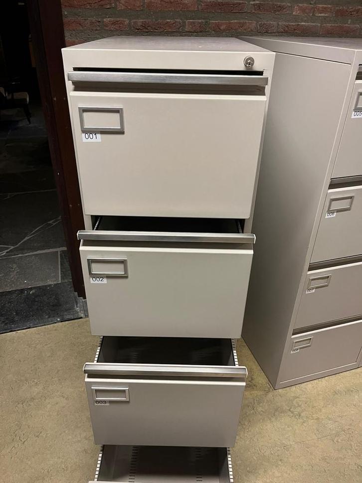 Stalen ladekasten 34x 4 lade grijs br 44 d 70 h135 kantoor, Huis en Inrichting, Kasten | Ladekasten, Gebruikt, 100 tot 150 cm