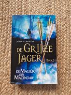 John Flanagan - De magiër van Macindaw, Ophalen, Zo goed als nieuw, John Flanagan
