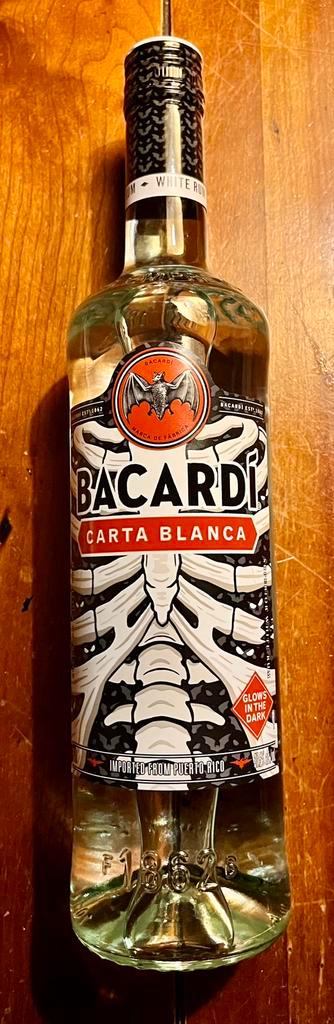 0,7ltr fles Bacardi Halloween editie glows in the dark leeg beschikbaar voor biedingen