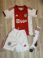 Nieuw! Ajax tenue 2026 128/134, Maat XS of kleiner, Verzenden, Nieuw, Set