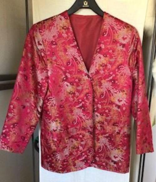 Chinees jasje, rood-goud, mt 40, Kleding | Dames, Jasjes, Kostuums en Pakken, Zo goed als nieuw, Jasje, Maat 38/40 (M), Rood, Ophalen of Verzenden