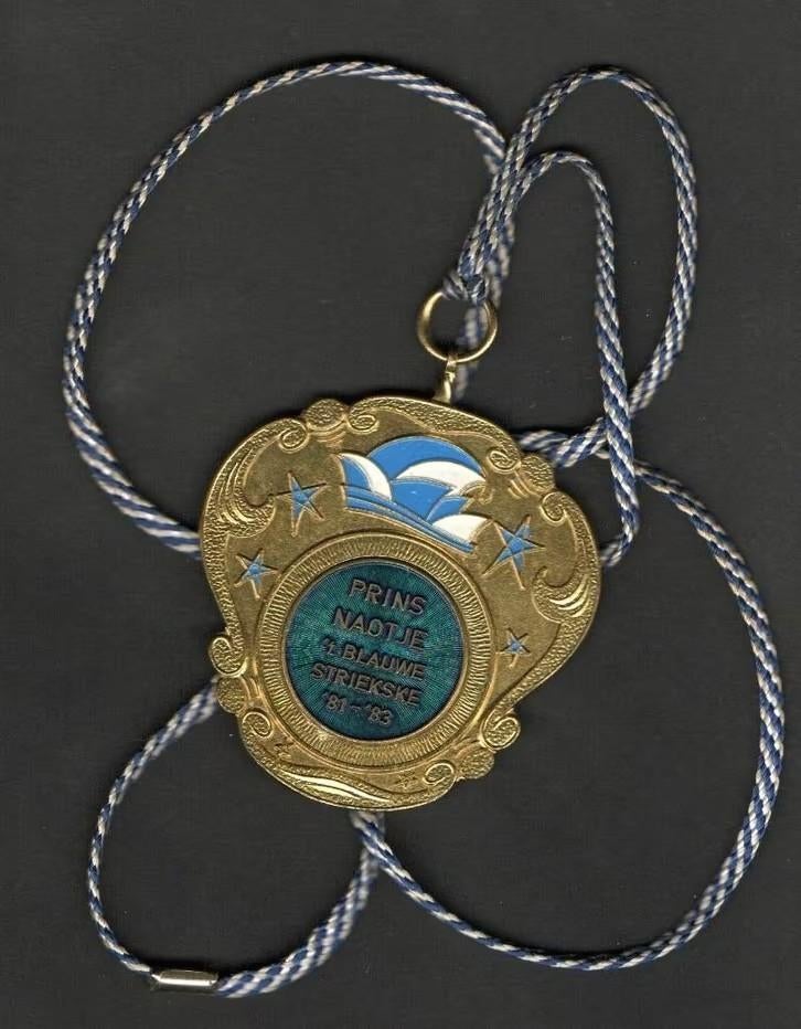 Medaille Valburg Carnaval 't Blauwe Striekske '81 - '83., Verzamelen, Ophalen of Verzenden, Zo goed als nieuw