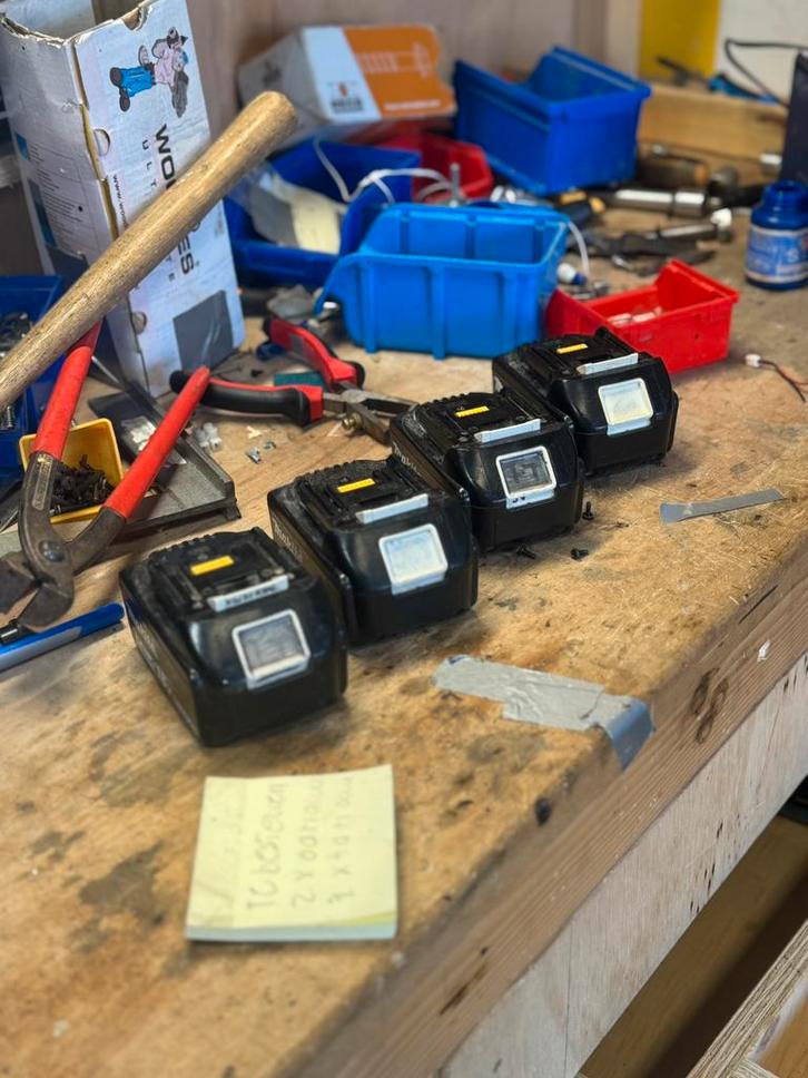 Makita 3 en 5 ah accu’s, Auto-onderdelen, Accu's en Toebehoren, Ophalen of Verzenden