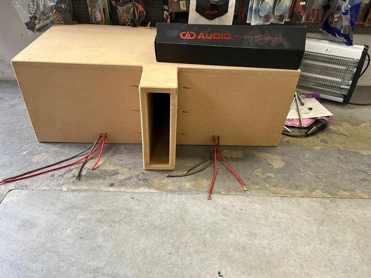 DD DESIGN 2 x 10 inch woofer. Inc dd mono en Alpine scherm, Auto diversen, Autospeakers, Zo goed als nieuw, Ophalen