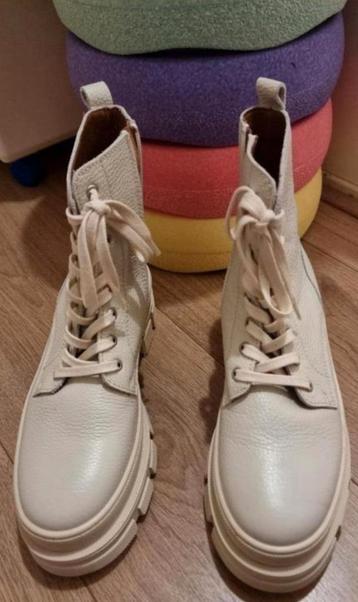 Nieuwe DWRS boots crème wit  beschikbaar voor biedingen