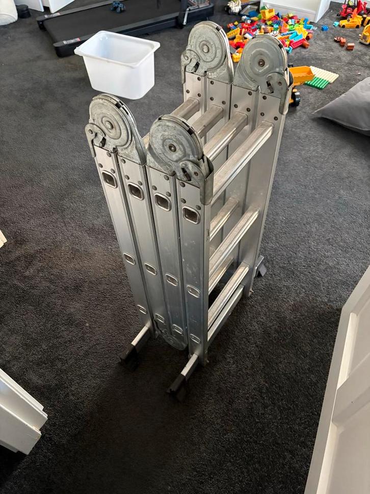 Uitklapbare Ladder - 12 Tredes, Doe-het-zelf en Verbouw, Ladders en Trappen, Gebruikt, Ladder, 2 tot 4 meter, Opvouwbaar of Inschuifbaar