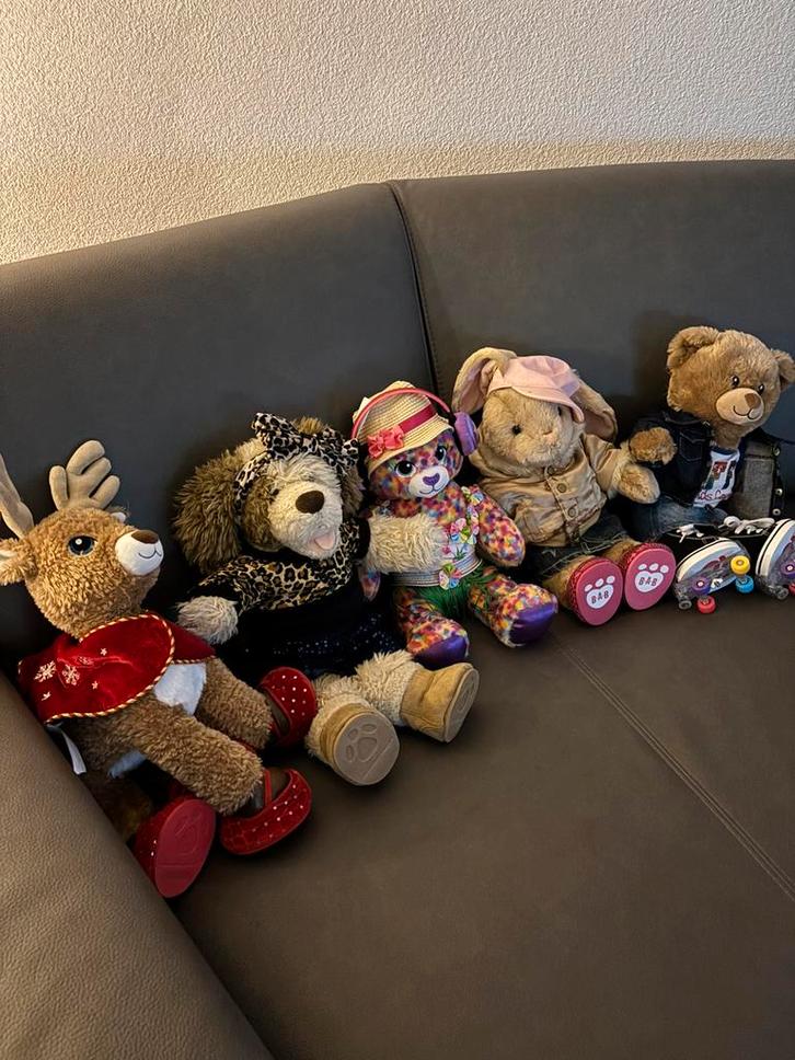 BEERTJES KLEERTJES, Verzamelen, Beren en Cherished Teddies, Zo goed als nieuw, Stoffen beer, Overige merken, Ophalen of Verzenden