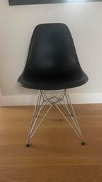 Vitra eames stoel, Ophalen, Zo goed als nieuw