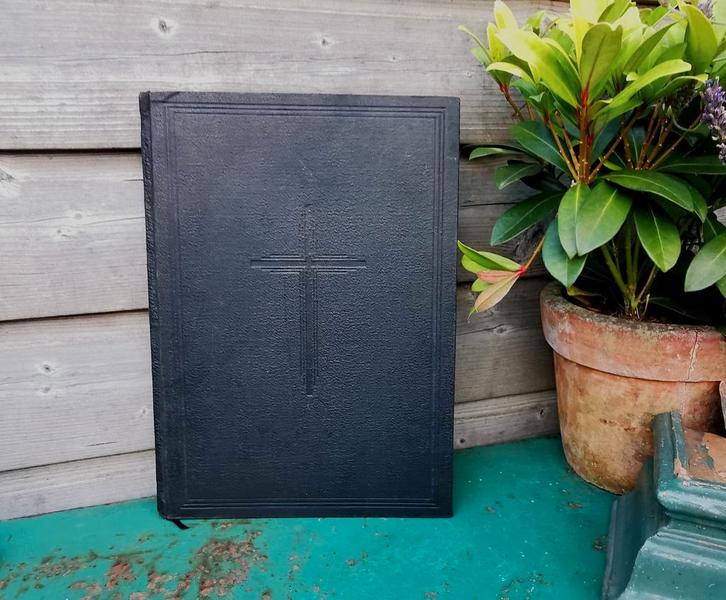 Antiek requiemmisboek misboek voo overledene Izgst! Miekje's, Antiek en Kunst, Antiek | Religie, Ophalen of Verzenden