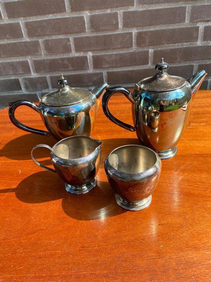 Mooi zilverkleurig theeservies (4-delig), Antiek en Kunst, Antiek | Servies compleet, Ophalen of Verzenden