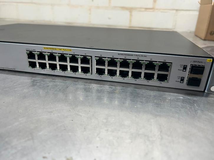 HP OfficeConnect 1920-24G-PoE+ (185W), Computers en Software, Netwerk switches, Zo goed als nieuw, Ophalen of Verzenden