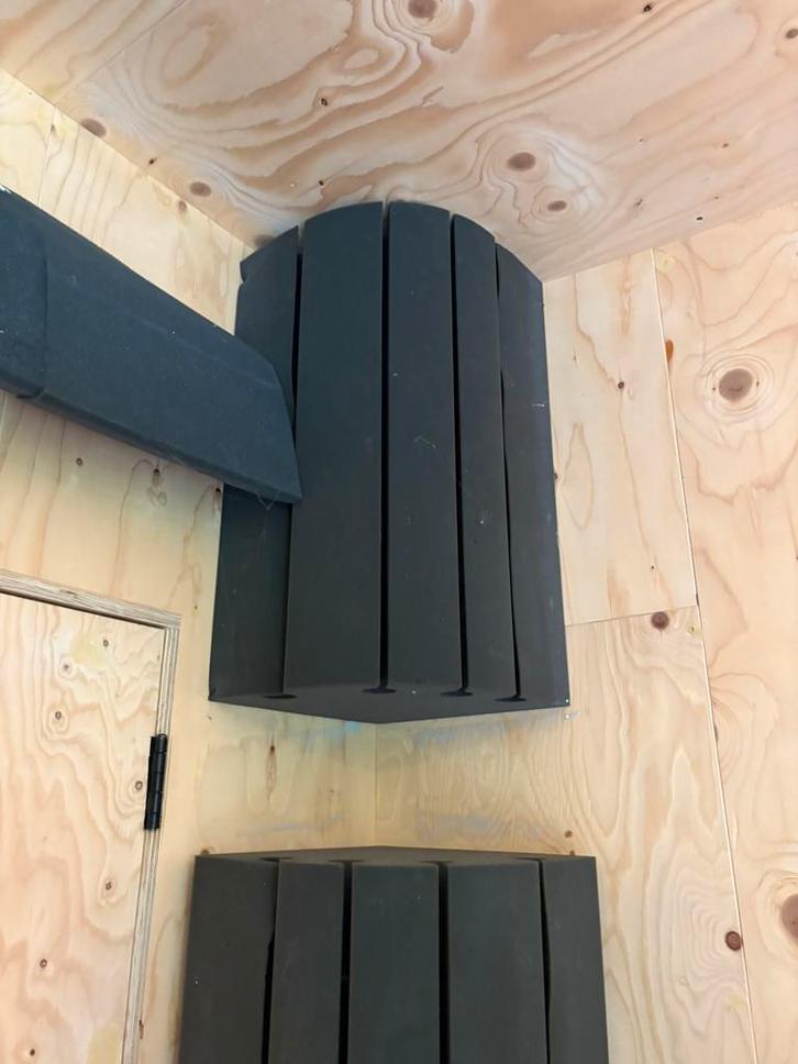 8x Professionele Bass Traps, Audio, Tv en Foto, Professionele Audio-, Tv- en Video-apparatuur, Zo goed als nieuw, Audio, Ophalen of Verzenden