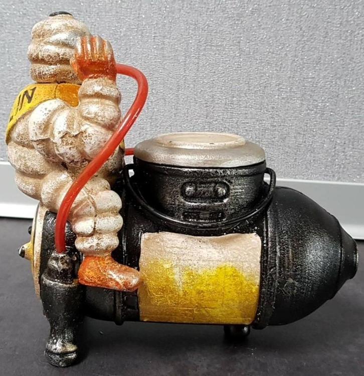 Michelin Bibendum compressor retro reclame decoratie beeld, Verzamelen, Beelden en Beeldjes, Zo goed als nieuw, Ophalen of Verzenden