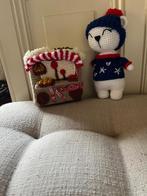 Gehaakte ijsbeer met kerstkraam, Hobby en Vrije tijd, Breien en Haken, Ophalen of Verzenden, Zo goed als nieuw, Haken, Overige typen