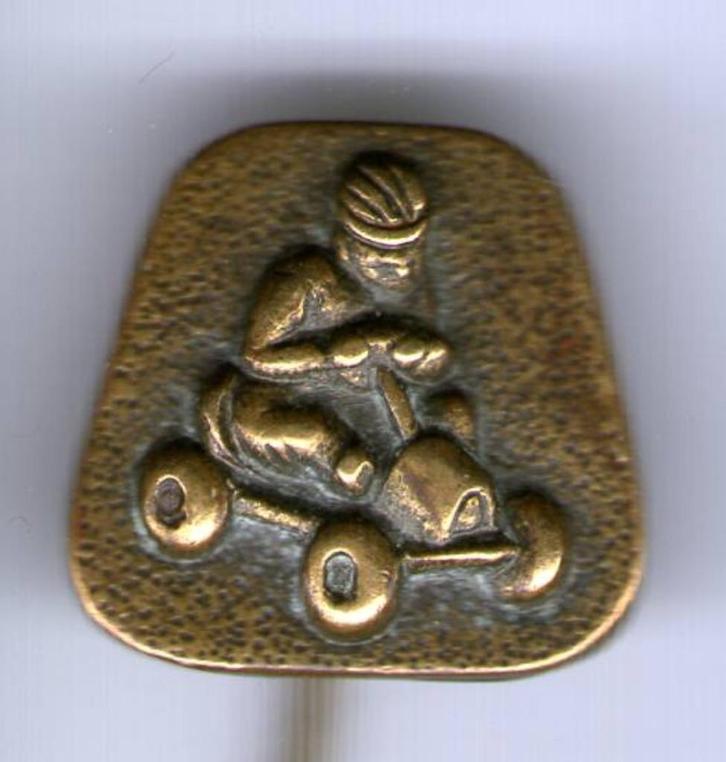 Skelter / cart koper speldje ( P_237 ), Verzamelen, Speldjes, Pins en Buttons, Zo goed als nieuw, Speldje of Pin, Transport, Verzenden