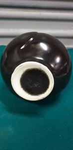 Vaas van zwart aardewerk, Huis en Inrichting, Woonaccessoires | Vazen, Ophalen of Verzenden