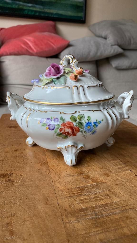 Porseleinen suikerpot of bonbonière van Plaue Schierholz, Antiek en Kunst, Antiek | Porselein, Ophalen of Verzenden