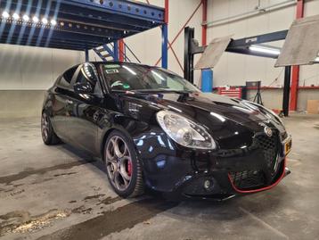 Alfa Romeo Giulietta 1.4 Turbo Multi AIR 2012 Zwart beschikbaar voor biedingen