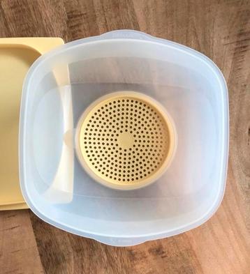 Tupperware Kaasdoos, als nieuw. 20 x 20 cm beschikbaar voor biedingen