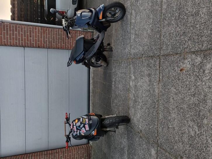 2 Peugeot scooters, Fietsen en Brommers, Scooters | Peugeot, Gebruikt, Vivacity, Tweetakt, Ophalen