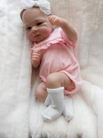 Wegens beëindigen hobby schattig reborn meisje 45 cm, Ophalen of Verzenden, Zo goed als nieuw, Babypop, Levensecht of Reborn