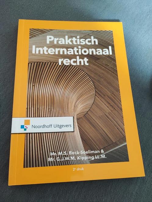G.J.W.M. Kipping LL.M. - Praktisch Internationaal Recht, Boeken, Wetenschap, Zo goed als nieuw, Ophalen of Verzenden