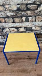 Opknap tafeltje van hout en ijzer, Ophalen