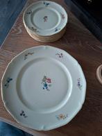 Vintage Aardewerk Borden met Bloemen, Gebruikt, Ophalen of Verzenden, Bord(en), Overige stijlen