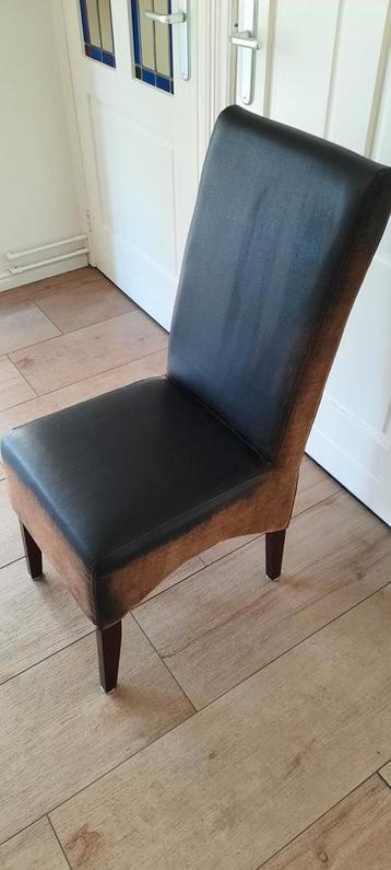 Zes zwart/bruine (nep)lederen eetkamerstoelen beschikbaar voor biedingen