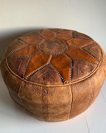 Prachtig Marokkaans leren poefje beschikbaar voor biedingen