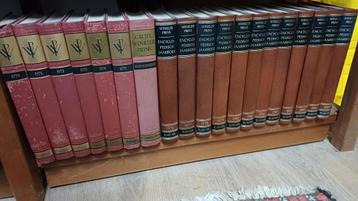 Winkler Prins Jaarboeken 1970 -1987 beschikbaar voor biedingen