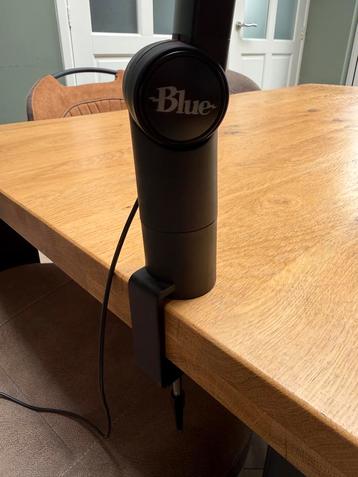 Blue Yeti Microfoon met Arm & Popfilter beschikbaar voor biedingen