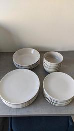 Ikea Dinera servies beige, Huis en Inrichting, Keuken | Servies, Ophalen of Verzenden, Gebruikt, Overige stijlen, Compleet servies