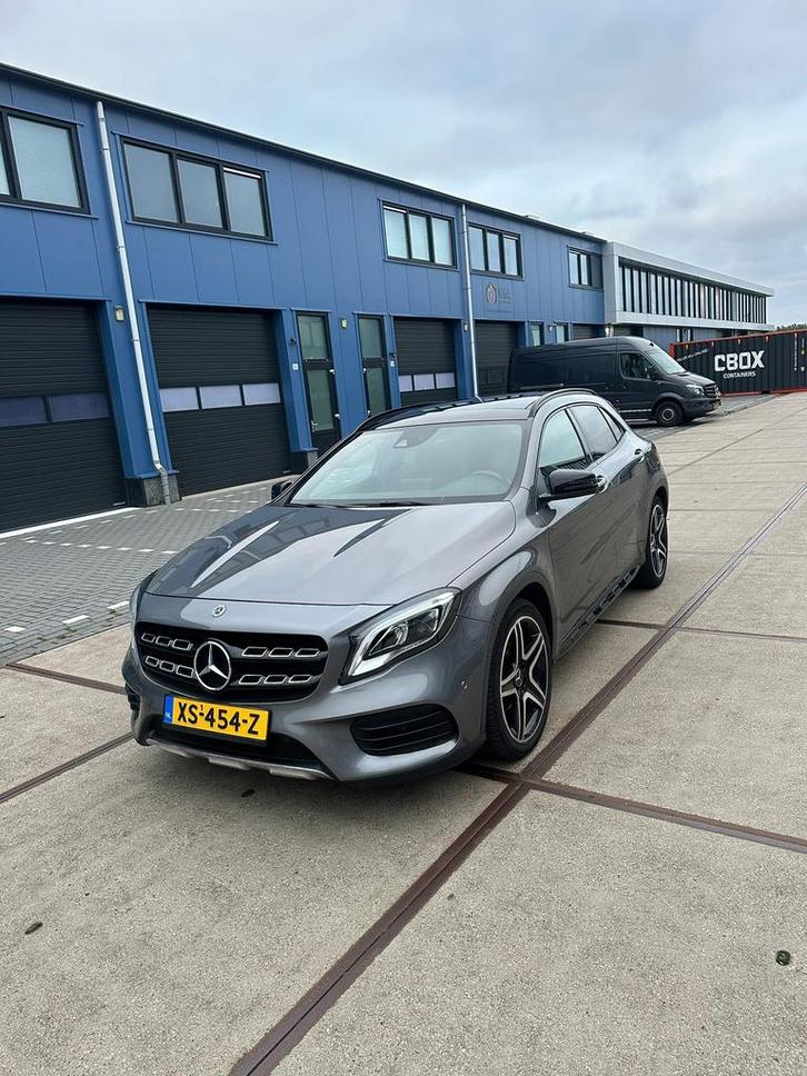 Mercedes-Benz GLA 180 AMG Night | Pano| parkeersens | NAP|, Auto's, Mercedes-Benz, Bedrijf, GLA, Benzine, SUV of Terreinwagen