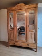 Antieke kledingkast met bedschotten en stoeltjes, Antiek en Kunst, Ophalen