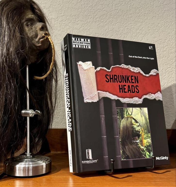2 boeken verzegeld limited edition ( shrunken heads), Boeken, Encyclopedieën, Nieuw, Los deel, Overige onderwerpen, Ophalen of Verzenden